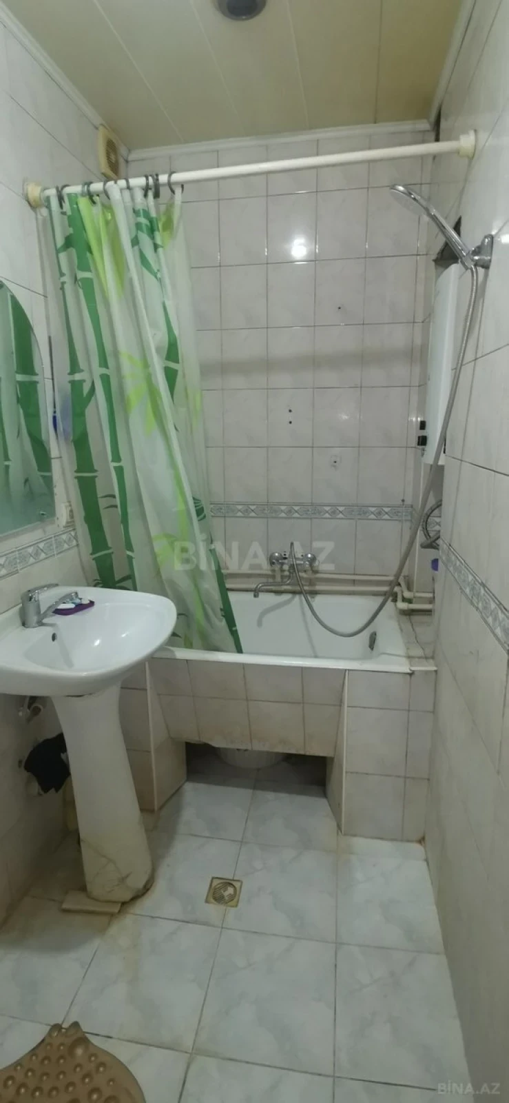 Kirayə verilir 4 otaqlı mənzil 100 m²