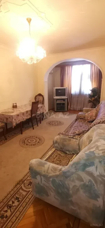 Kirayə verilir 4 otaqlı mənzil 100 m²