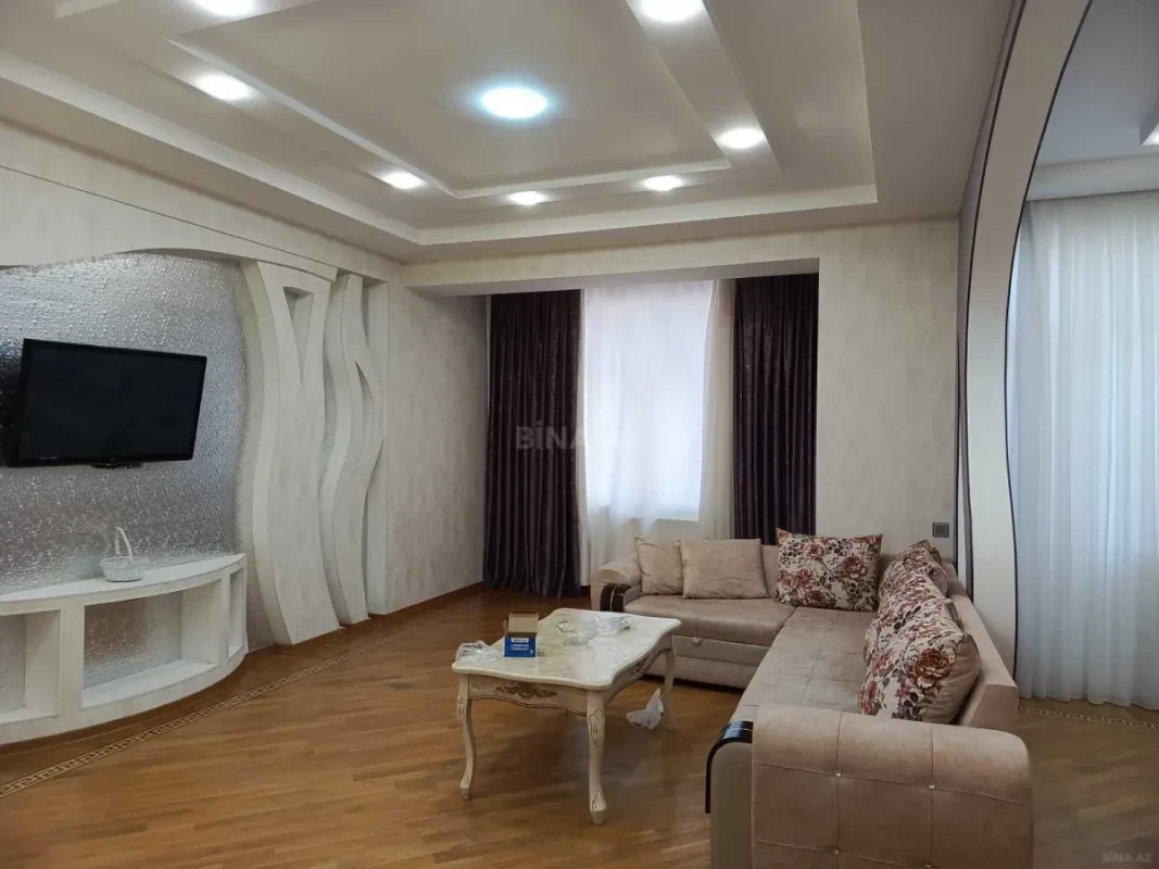 Kirayə verilir 3 otaqlı mənzil 120 m²