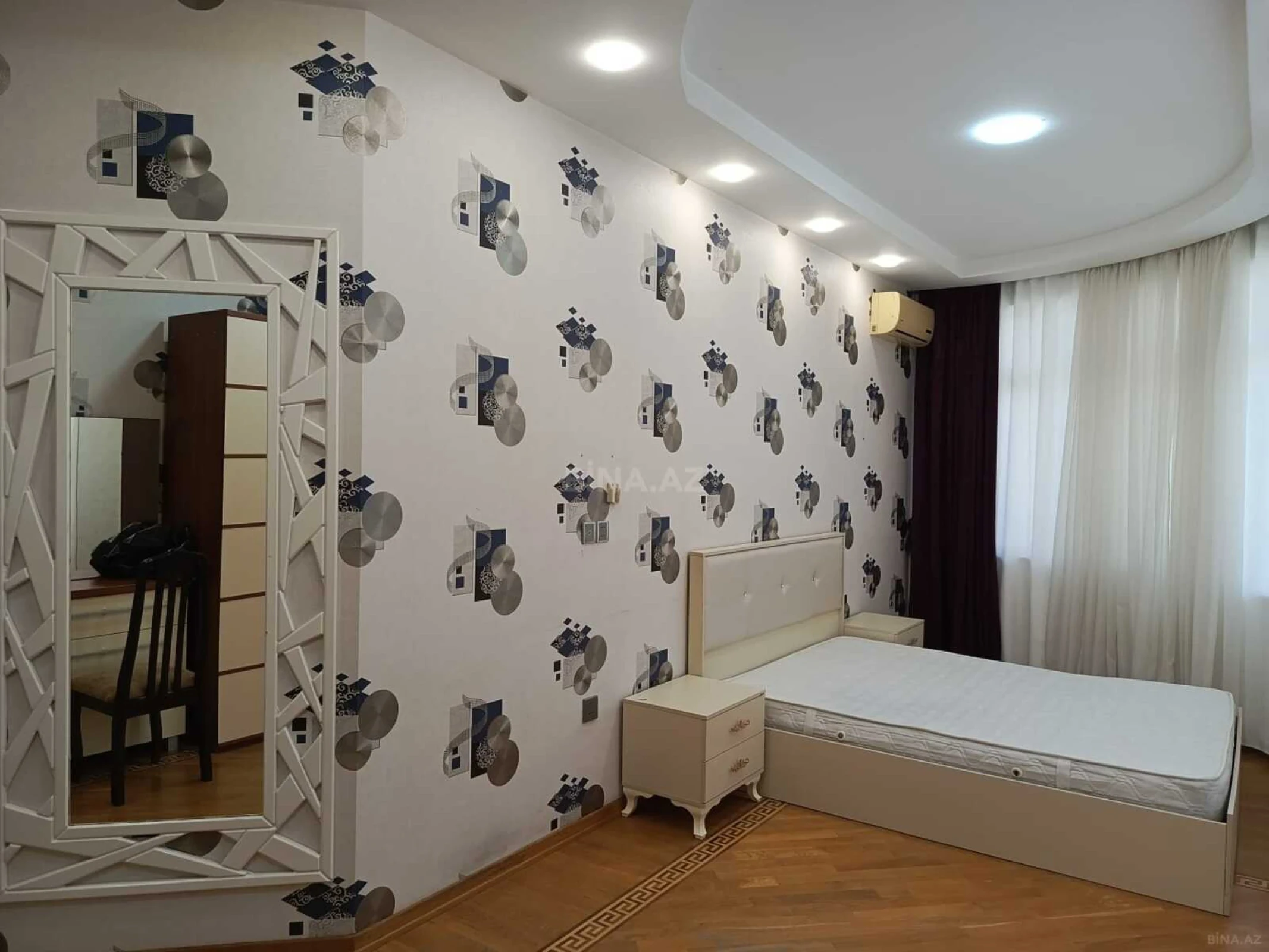 Kirayə verilir 3 otaqlı mənzil 120 m²