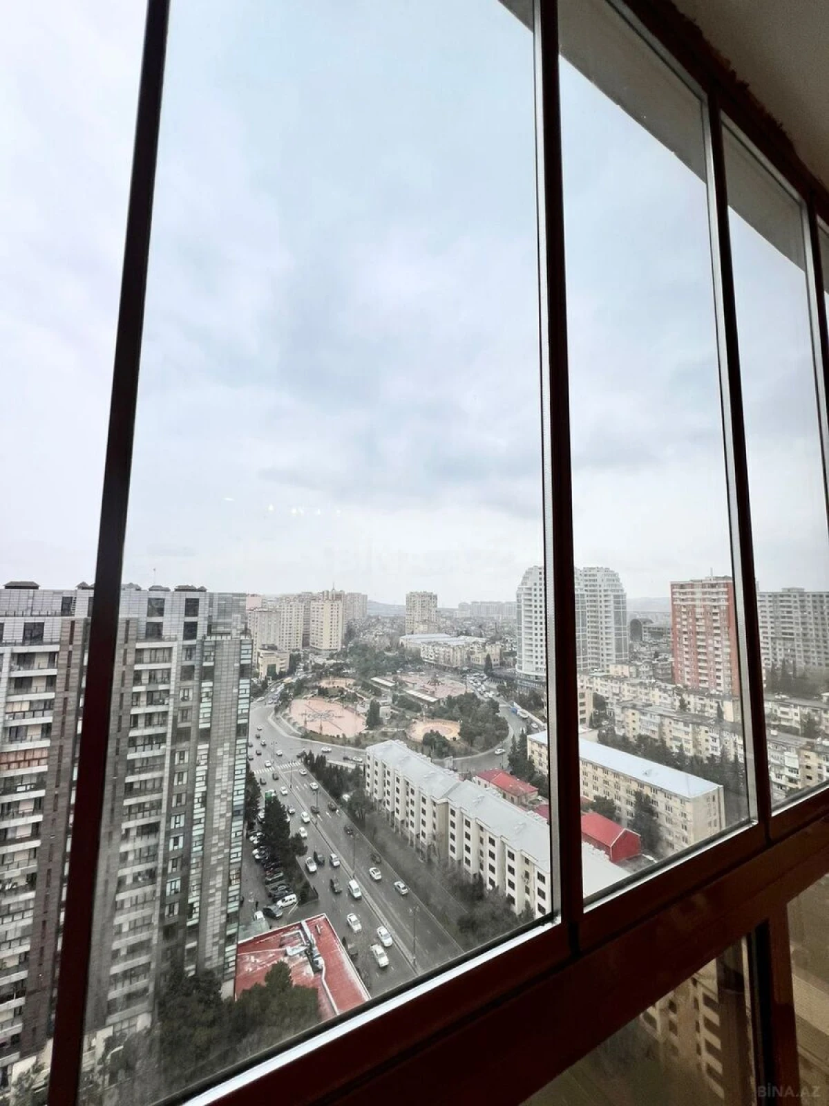Satılır 3 otaqlı mənzil 95 m²