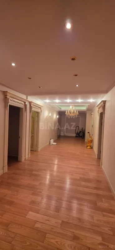 Kirayə verilir 3 otaqlı mənzil 222 m²