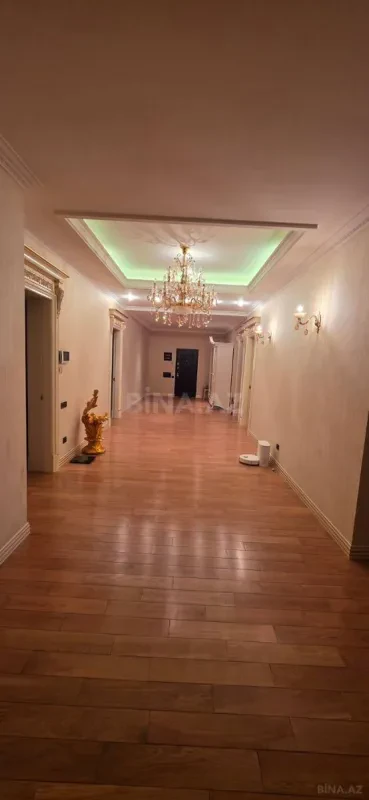 Kirayə verilir 3 otaqlı mənzil 222 m²