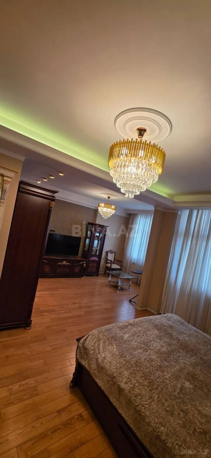 Kirayə verilir 3 otaqlı mənzil 222 m²