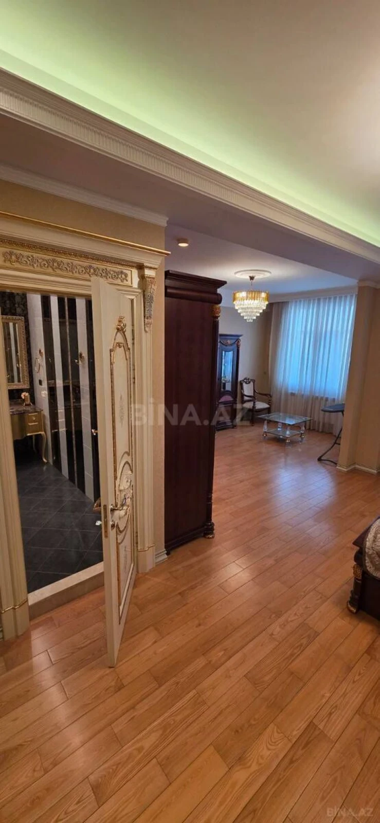 Kirayə verilir 3 otaqlı mənzil 222 m²
