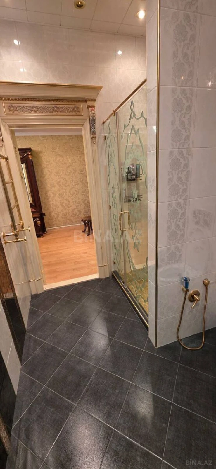 Kirayə verilir 3 otaqlı mənzil 222 m²