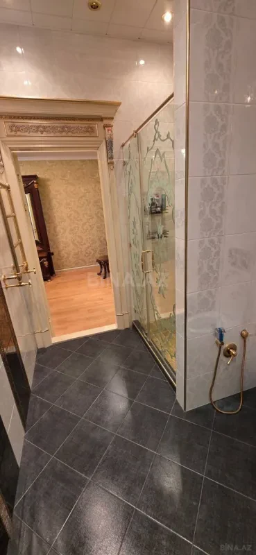 Kirayə verilir 3 otaqlı mənzil 222 m²