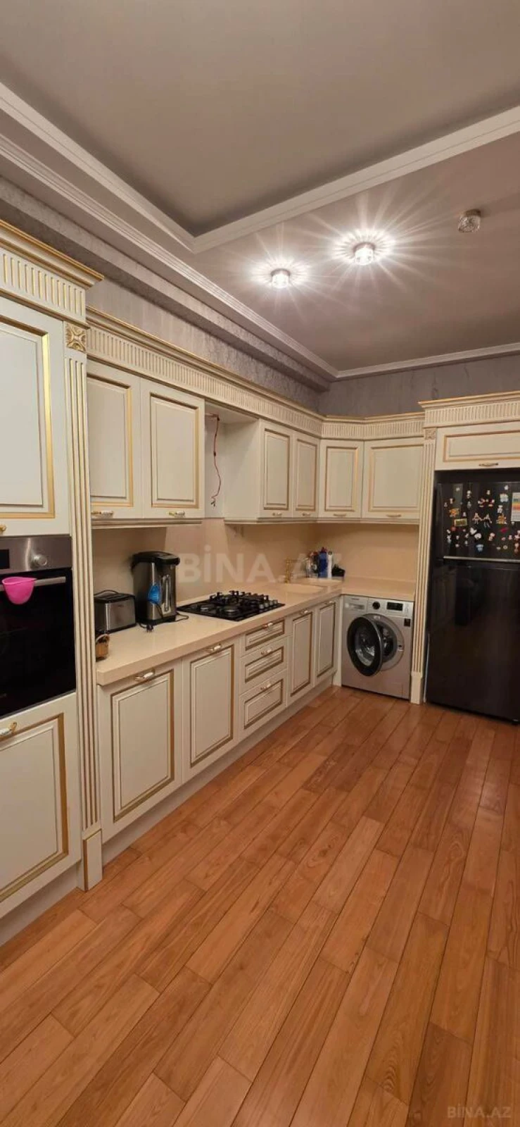 Kirayə verilir 3 otaqlı mənzil 222 m²