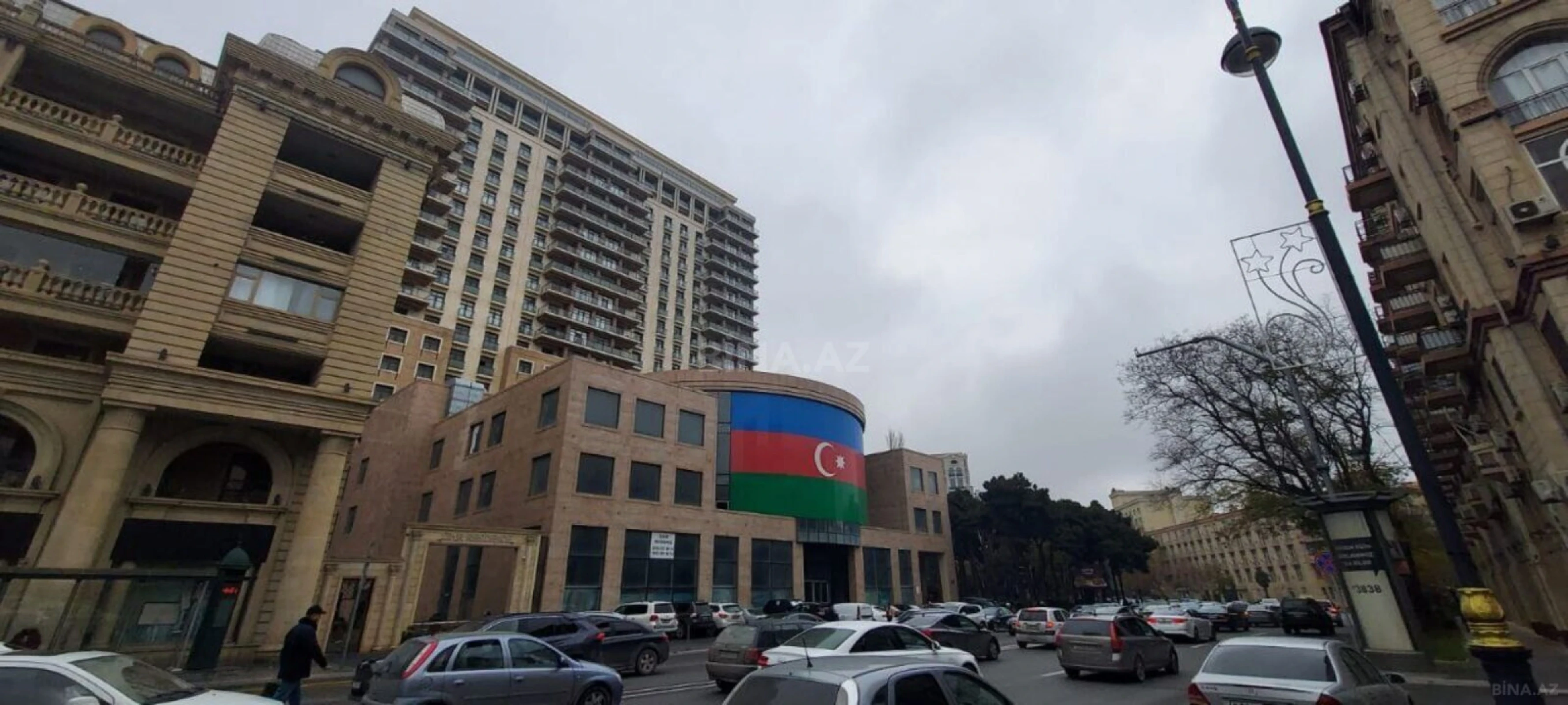 Satılır 4 otaqlı mənzil 197 m²