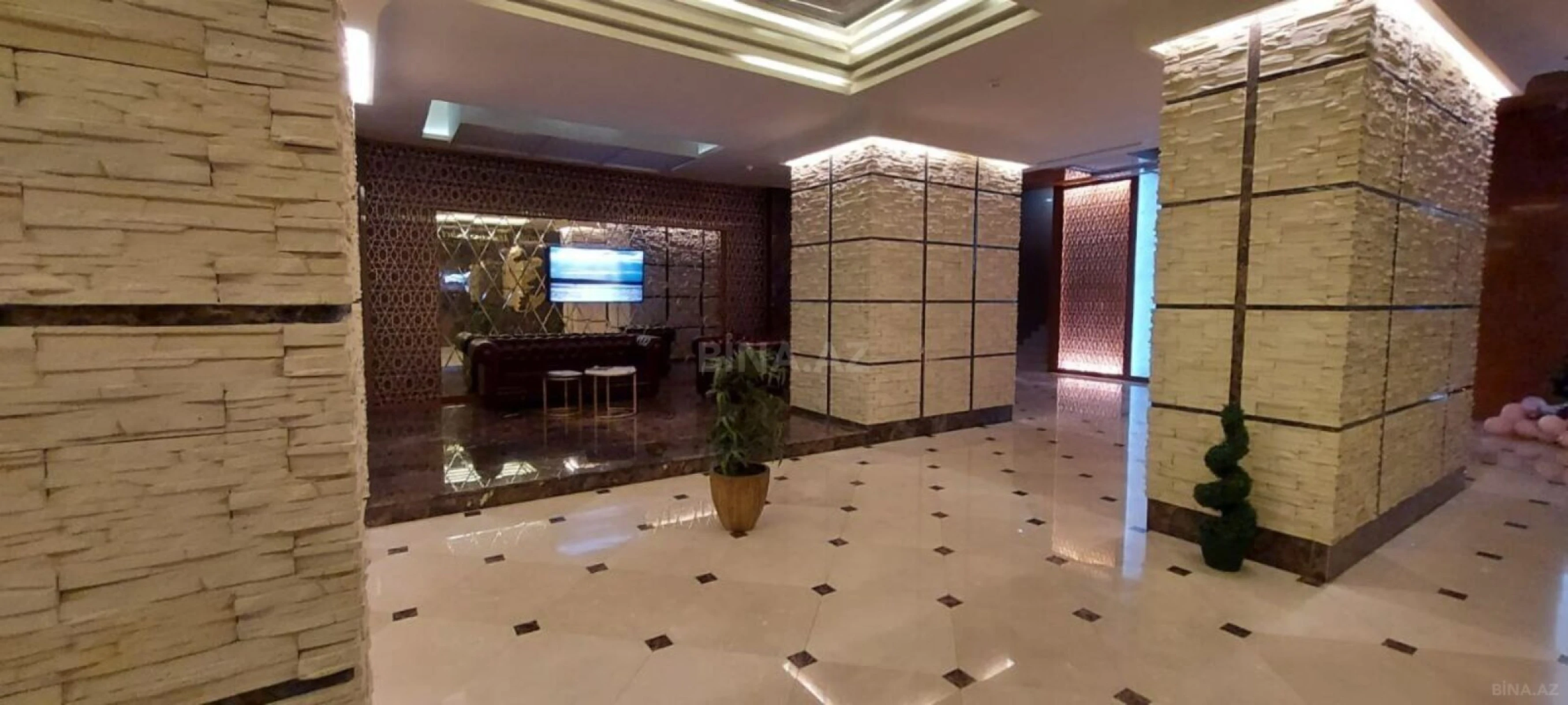 Satılır 4 otaqlı mənzil 197 m²