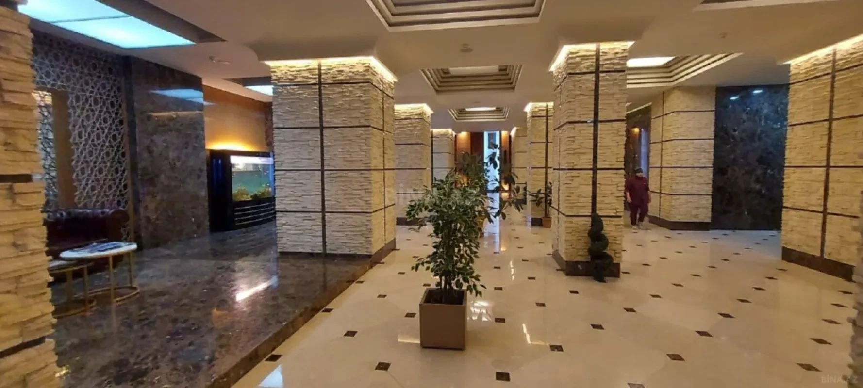 Satılır 4 otaqlı mənzil 197 m²