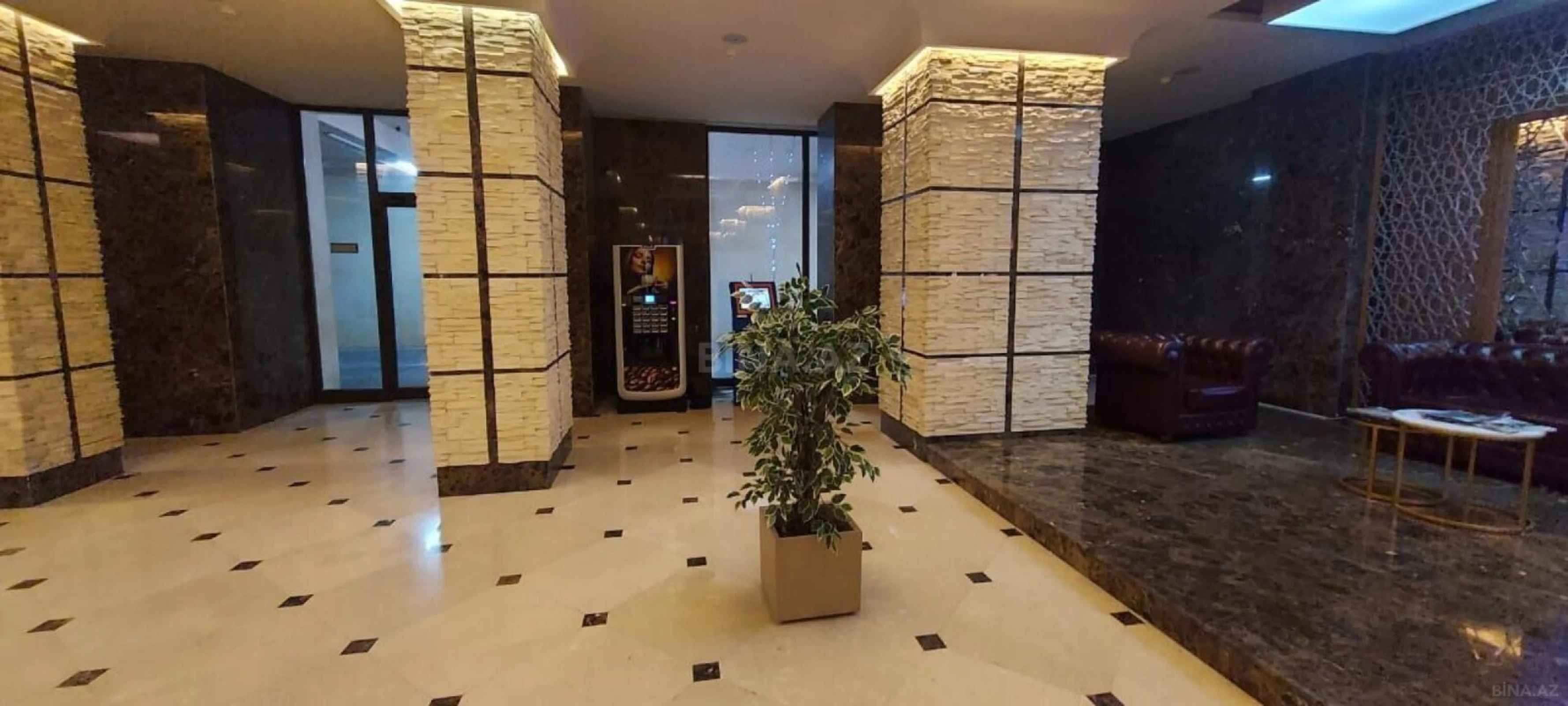 Satılır 4 otaqlı mənzil 197 m²