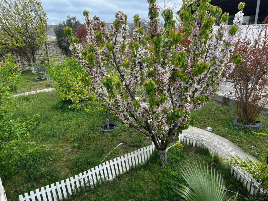 Satılır 4 otaqlı həyət evi 120 m²