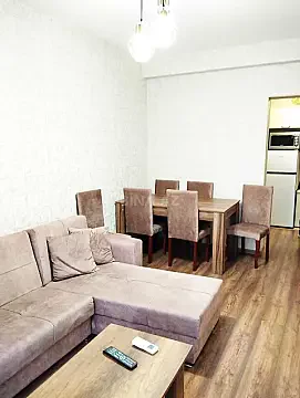 Kirayə verilir 2 otaqlı mənzil 50 m²