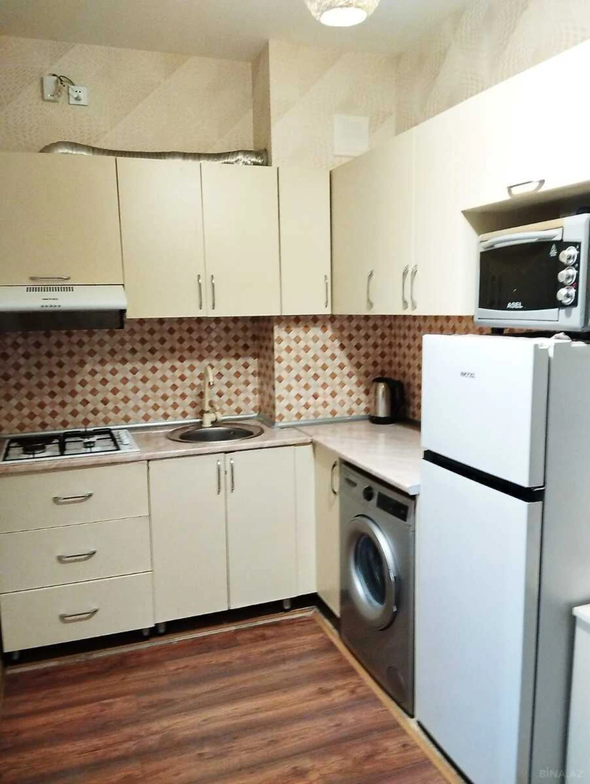 Kirayə verilir 2 otaqlı mənzil 50 m²