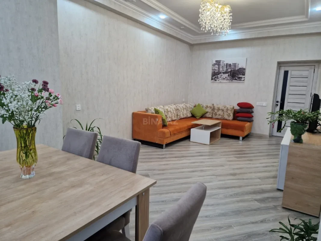 Kirayə verilir 2 otaqlı mənzil 70 m²