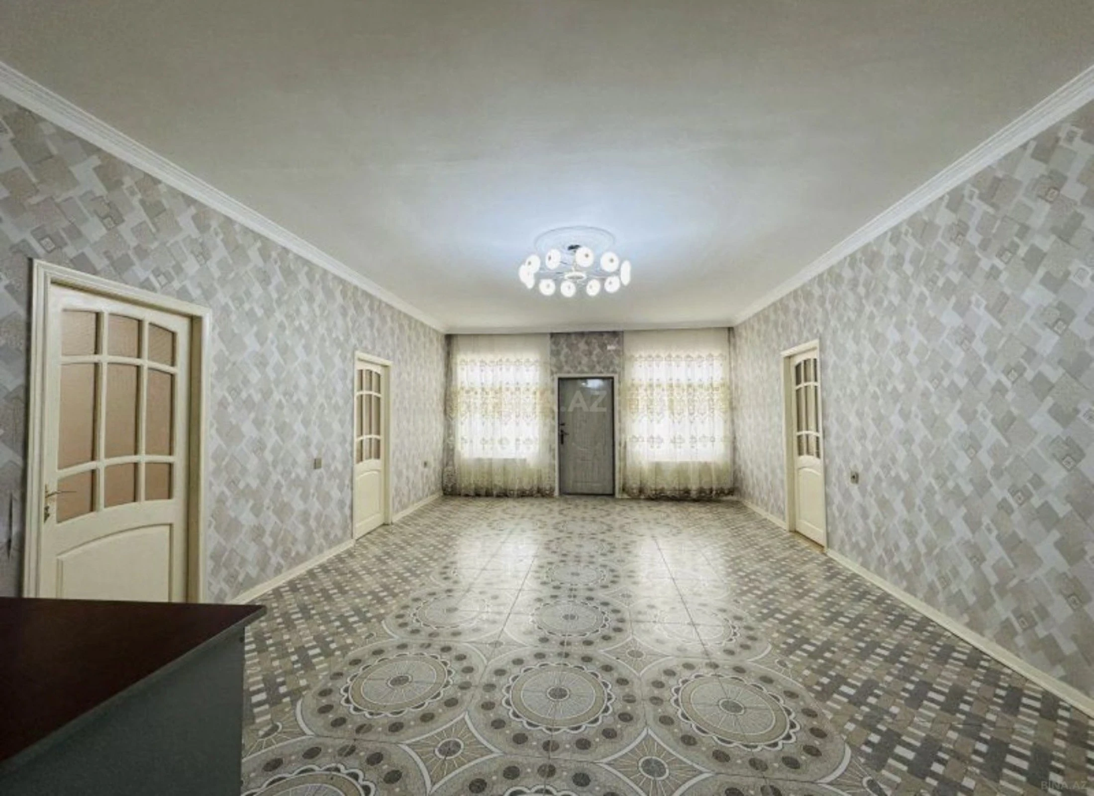 Satılır 7 otaqlı həyət evi 255 m²
