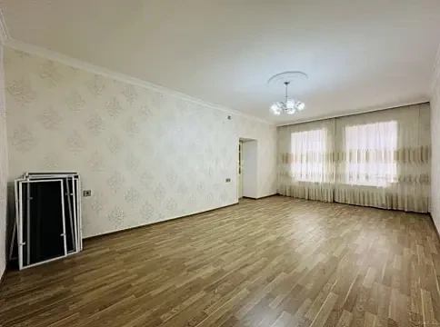 Satılır 7 otaqlı həyət evi 255 m²