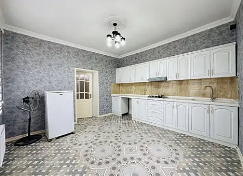 Satılır 7 otaqlı həyət evi 255 m²