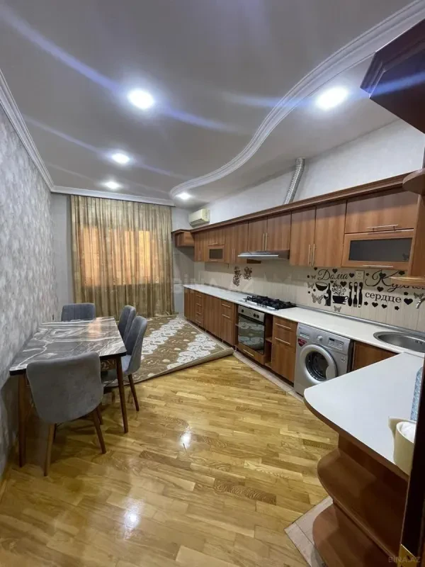 Kirayə verilir 3 otaqlı mənzil 140 m²