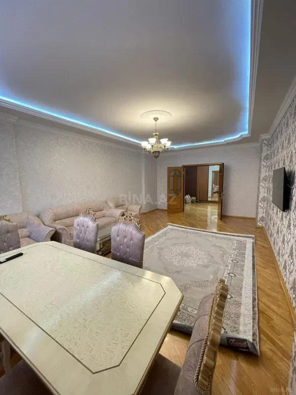 Kirayə verilir 3 otaqlı mənzil 140 m²