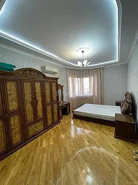 Kirayə verilir 3 otaqlı mənzil 140 m²
