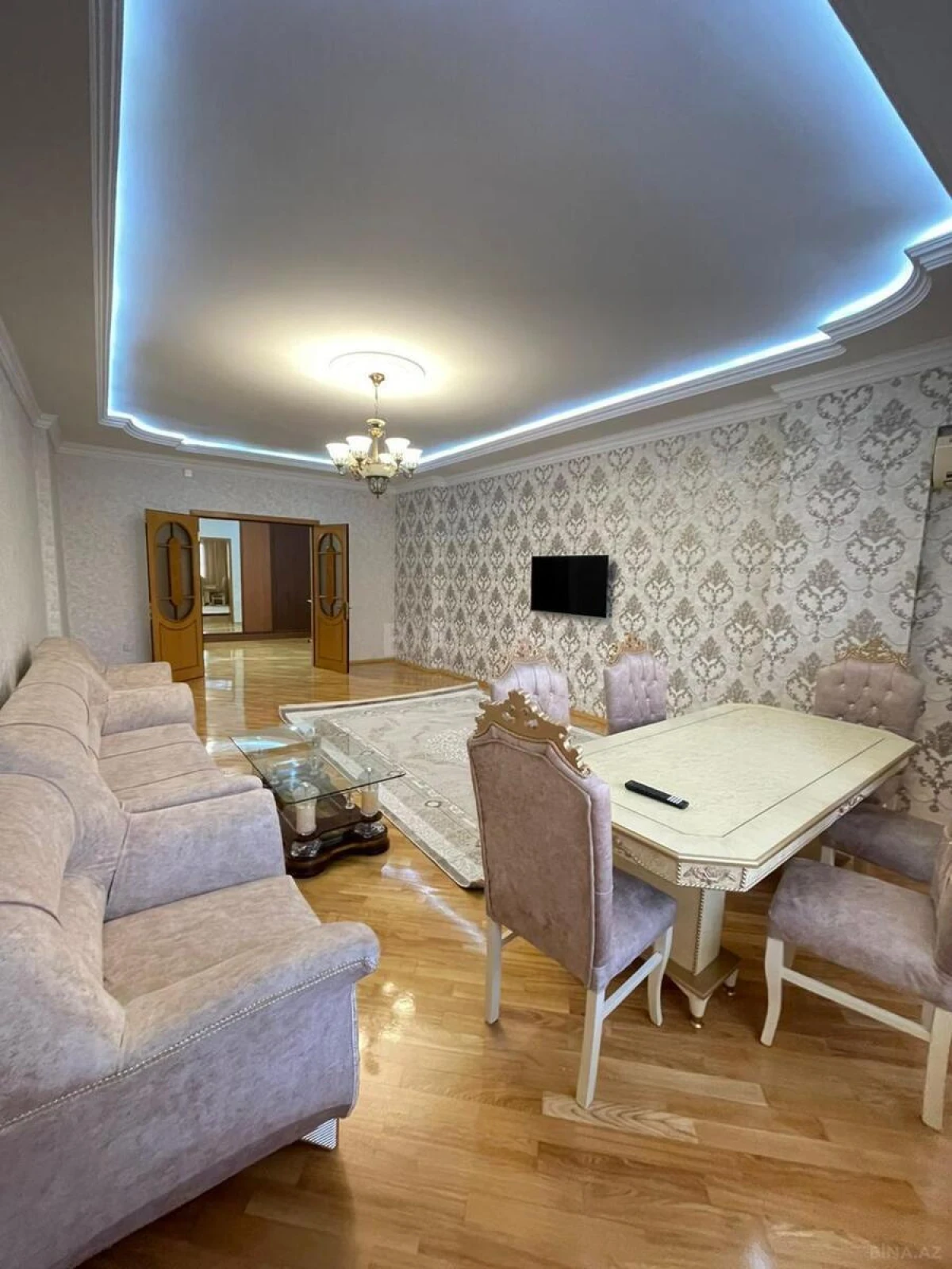 Kirayə verilir 3 otaqlı mənzil 140 m²