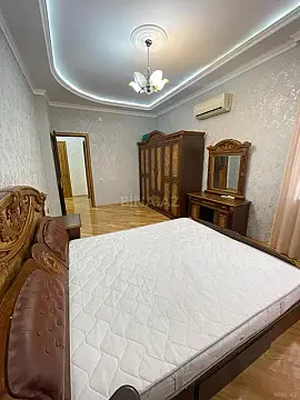 Kirayə verilir 3 otaqlı mənzil 140 m²