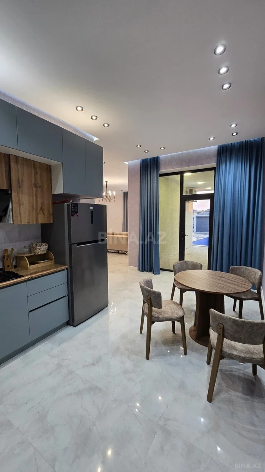 Kirayə verilir 4 otaqlı həyət evi 200 m²