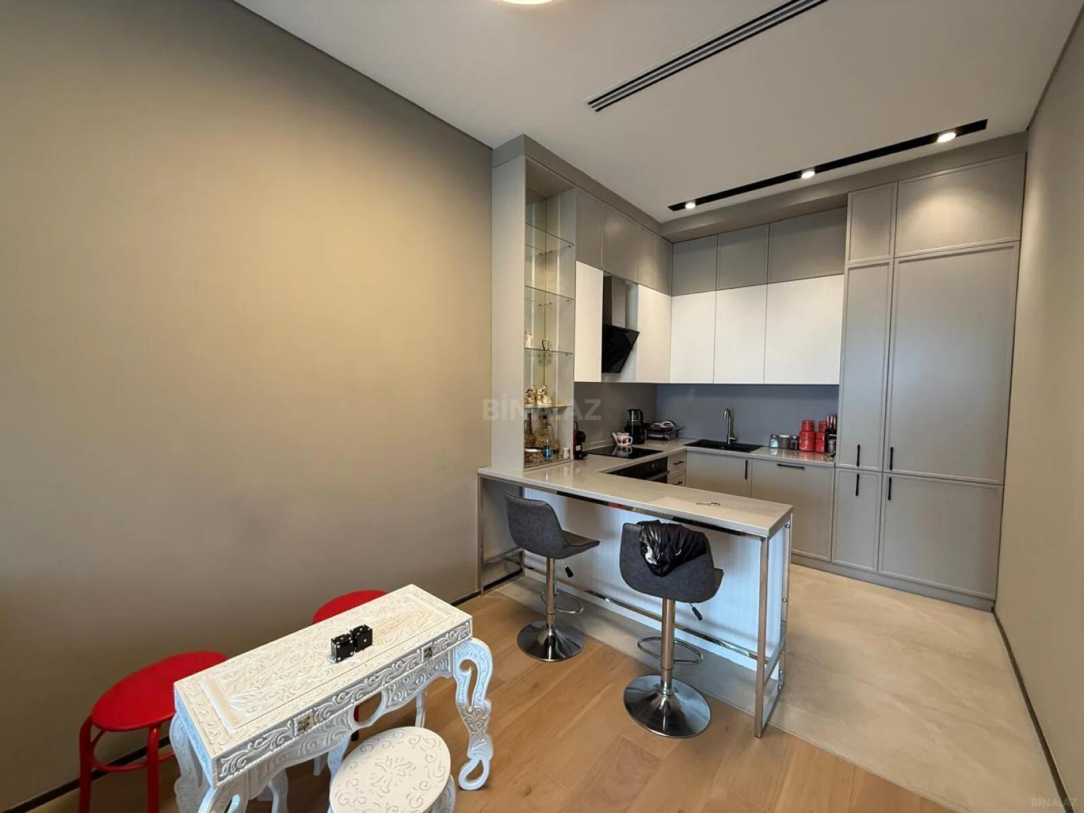 Satılır 2 otaqlı mənzil 73.6 m²