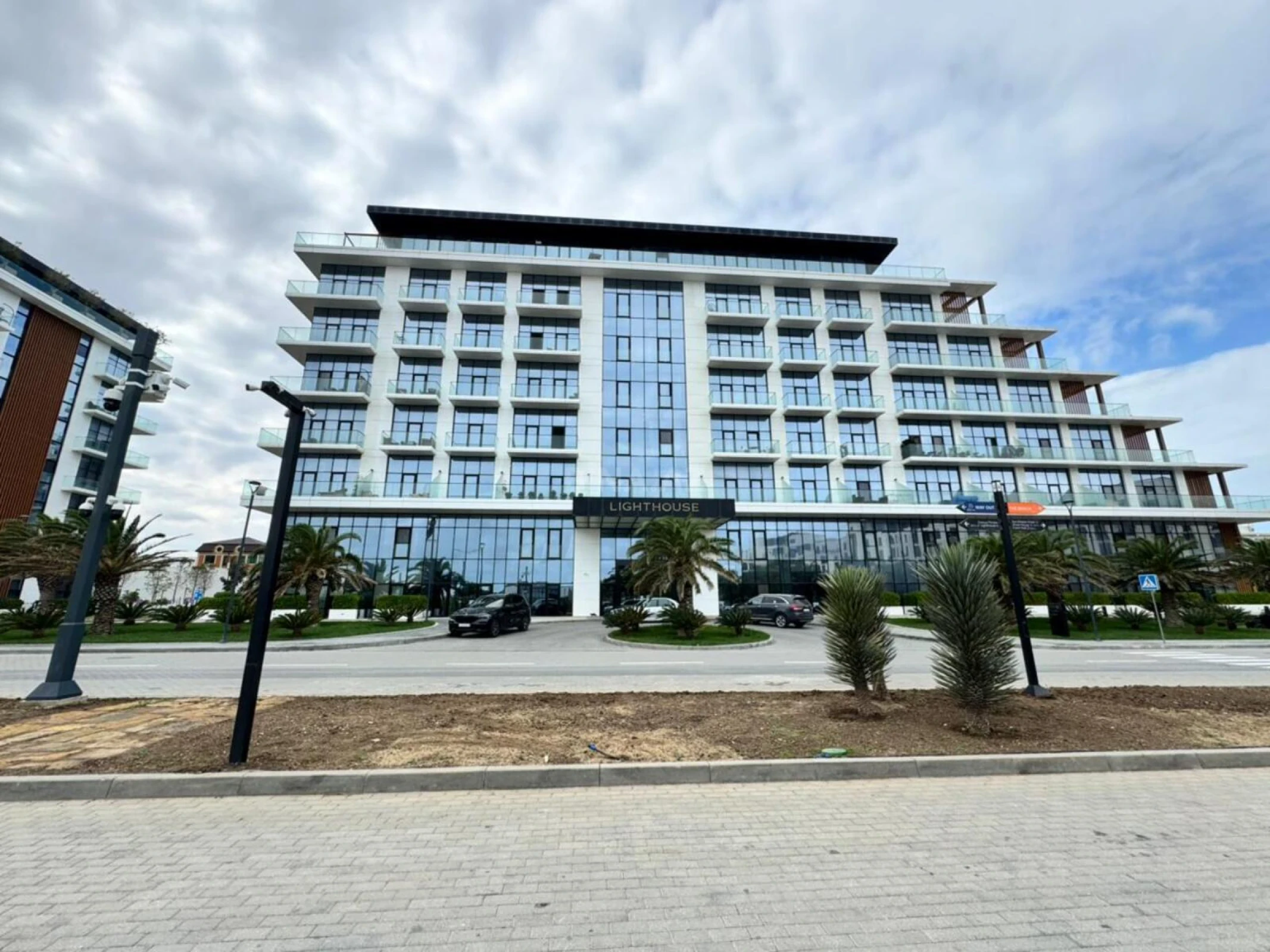 Satılır 2 otaqlı mənzil 73.6 m²