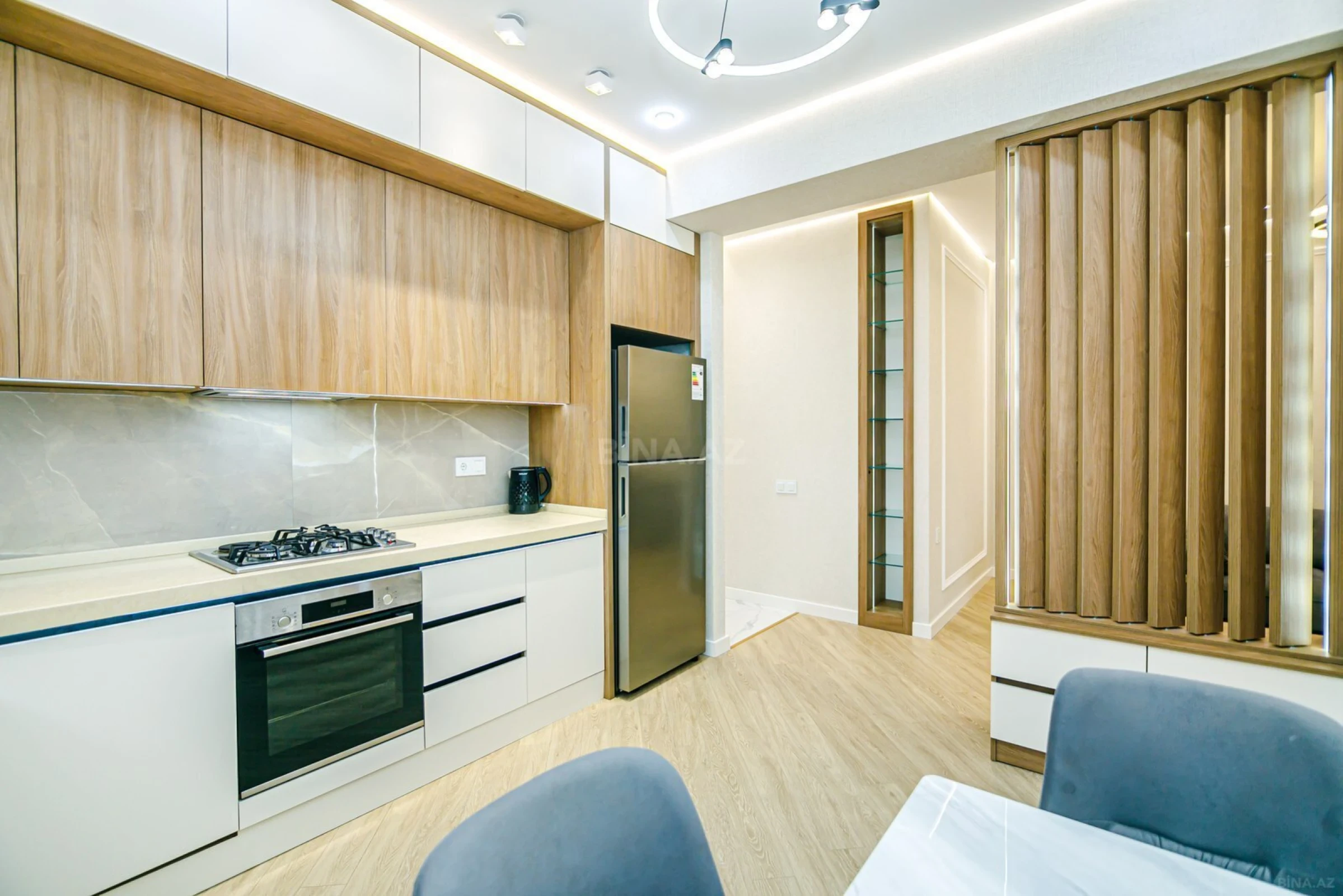 Kirayə verilir 2 otaqlı mənzil 98 m²