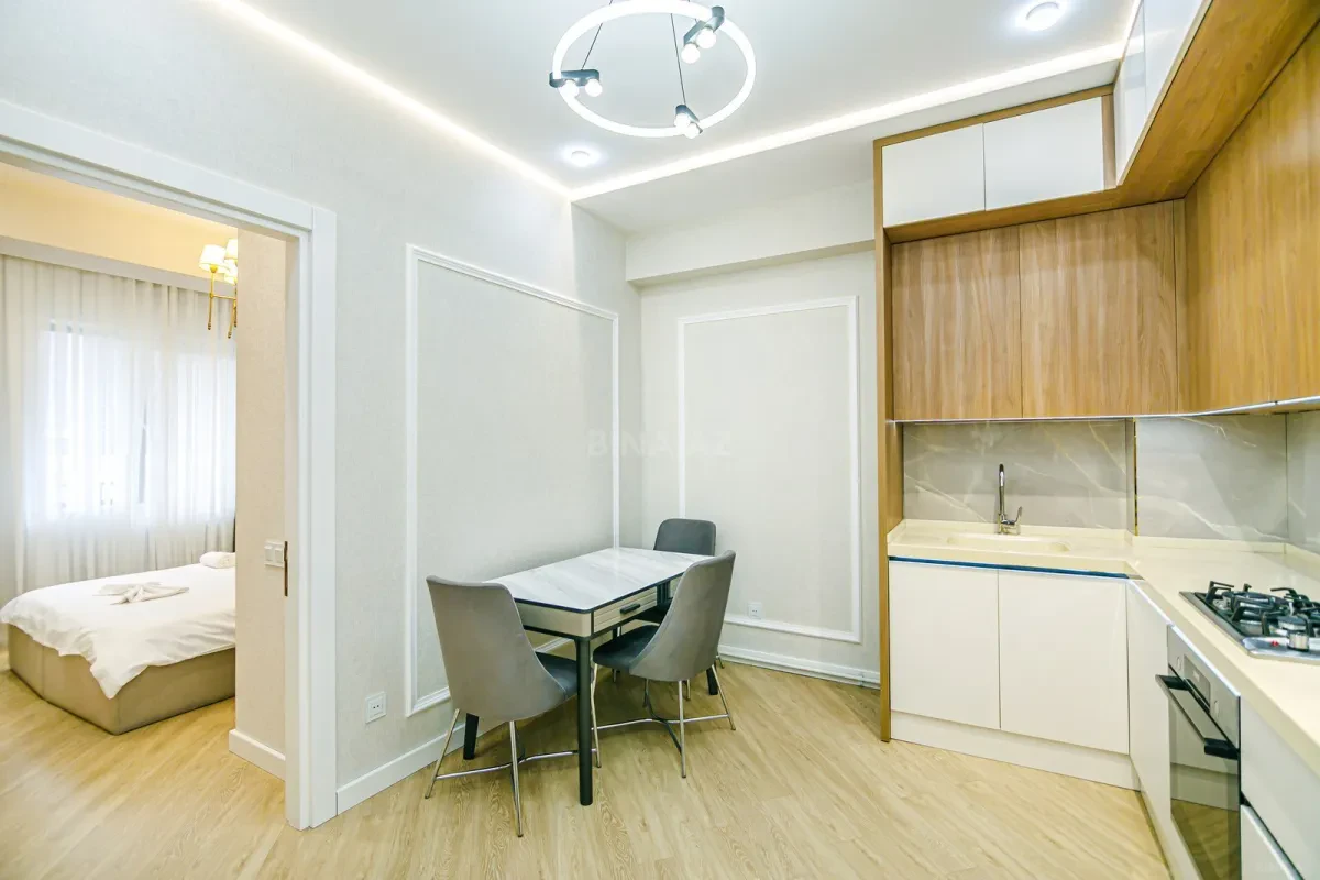Kirayə verilir 2 otaqlı mənzil 98 m²