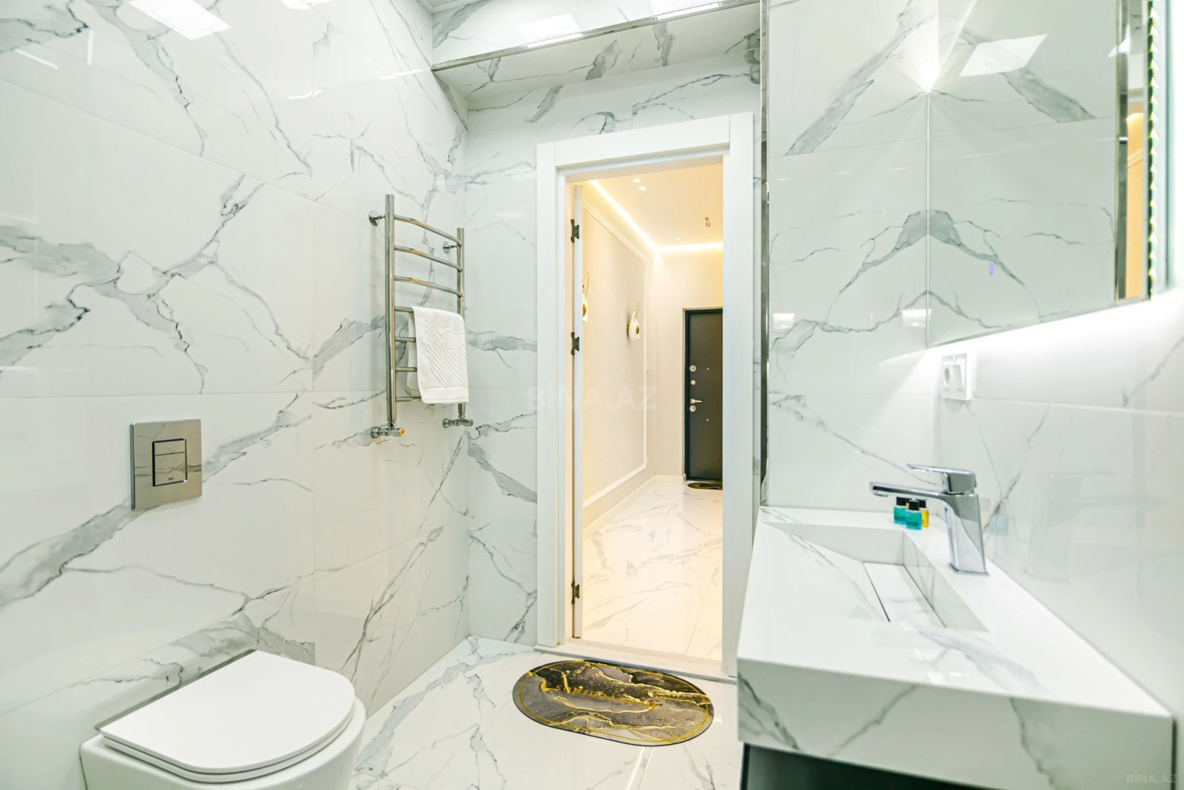 Kirayə verilir 2 otaqlı mənzil 98 m²