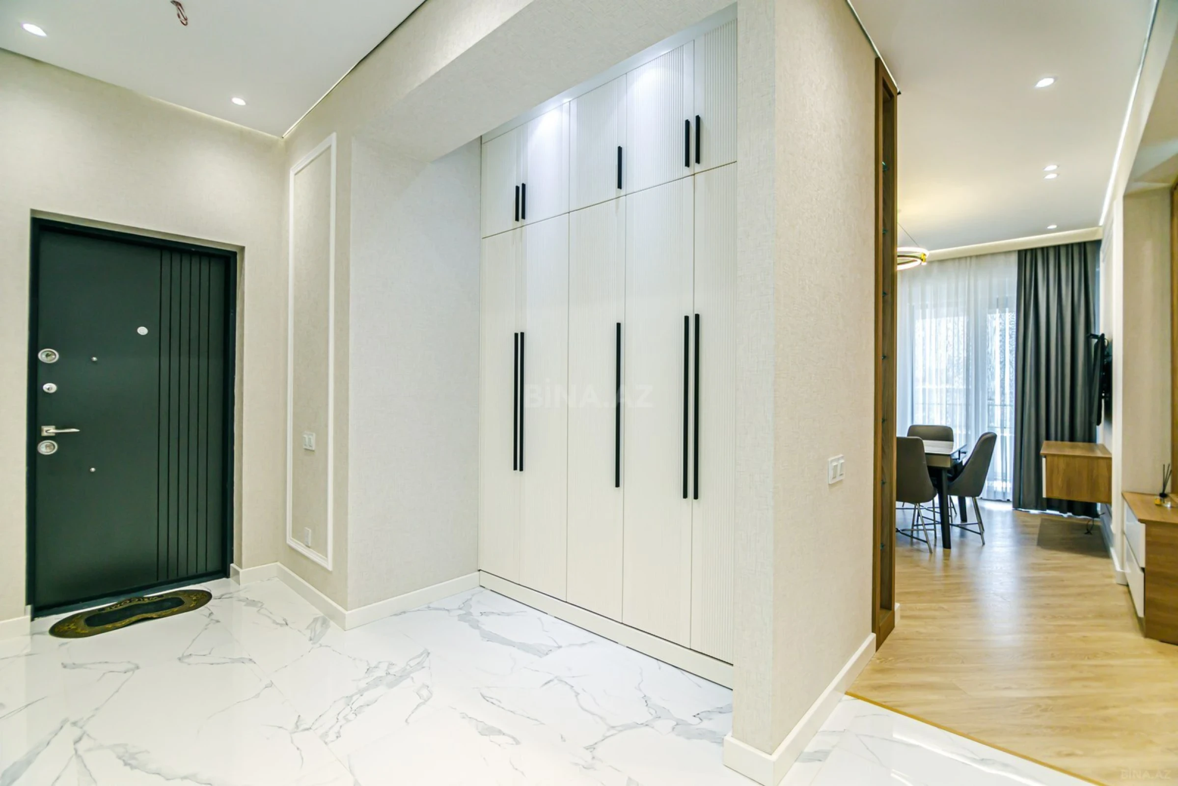 Kirayə verilir 2 otaqlı mənzil 98 m²