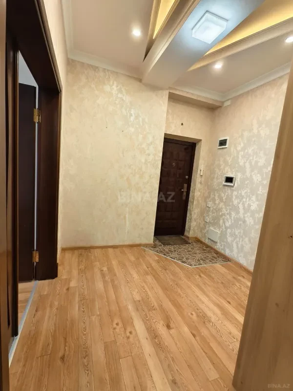Satılır 3 otaqlı mənzil 112 m²