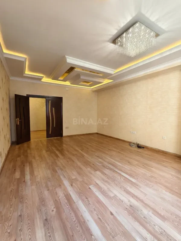 Satılır 3 otaqlı mənzil 112 m²
