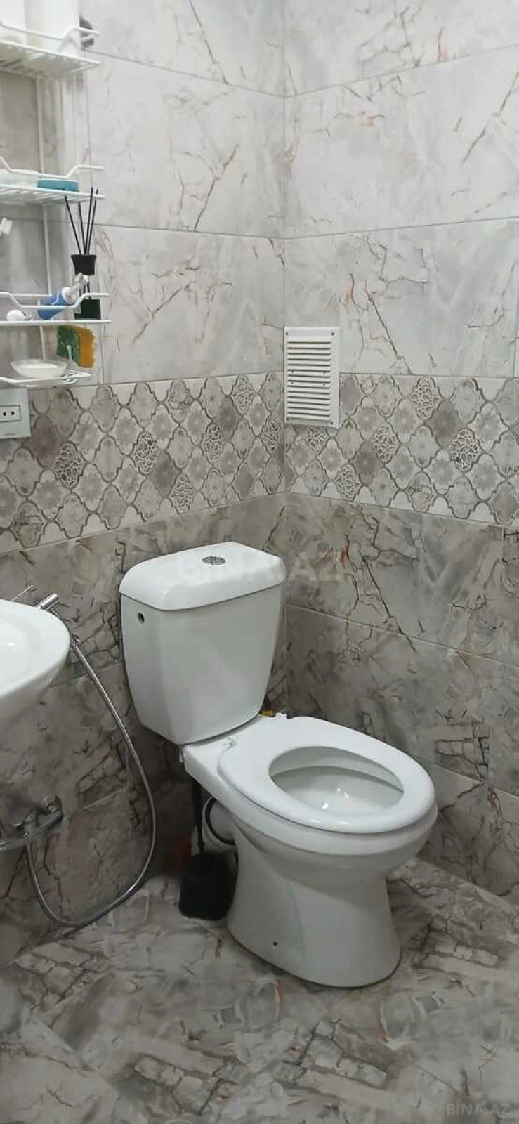 Satılır 3 otaqlı mənzil 133 m²