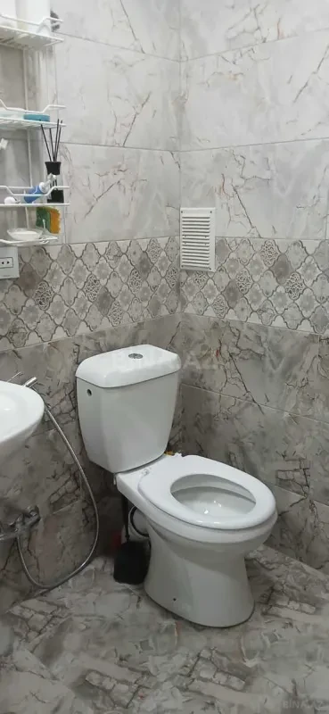 Satılır 3 otaqlı mənzil 133 m²