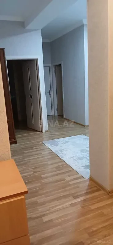 Satılır 3 otaqlı mənzil 133 m²