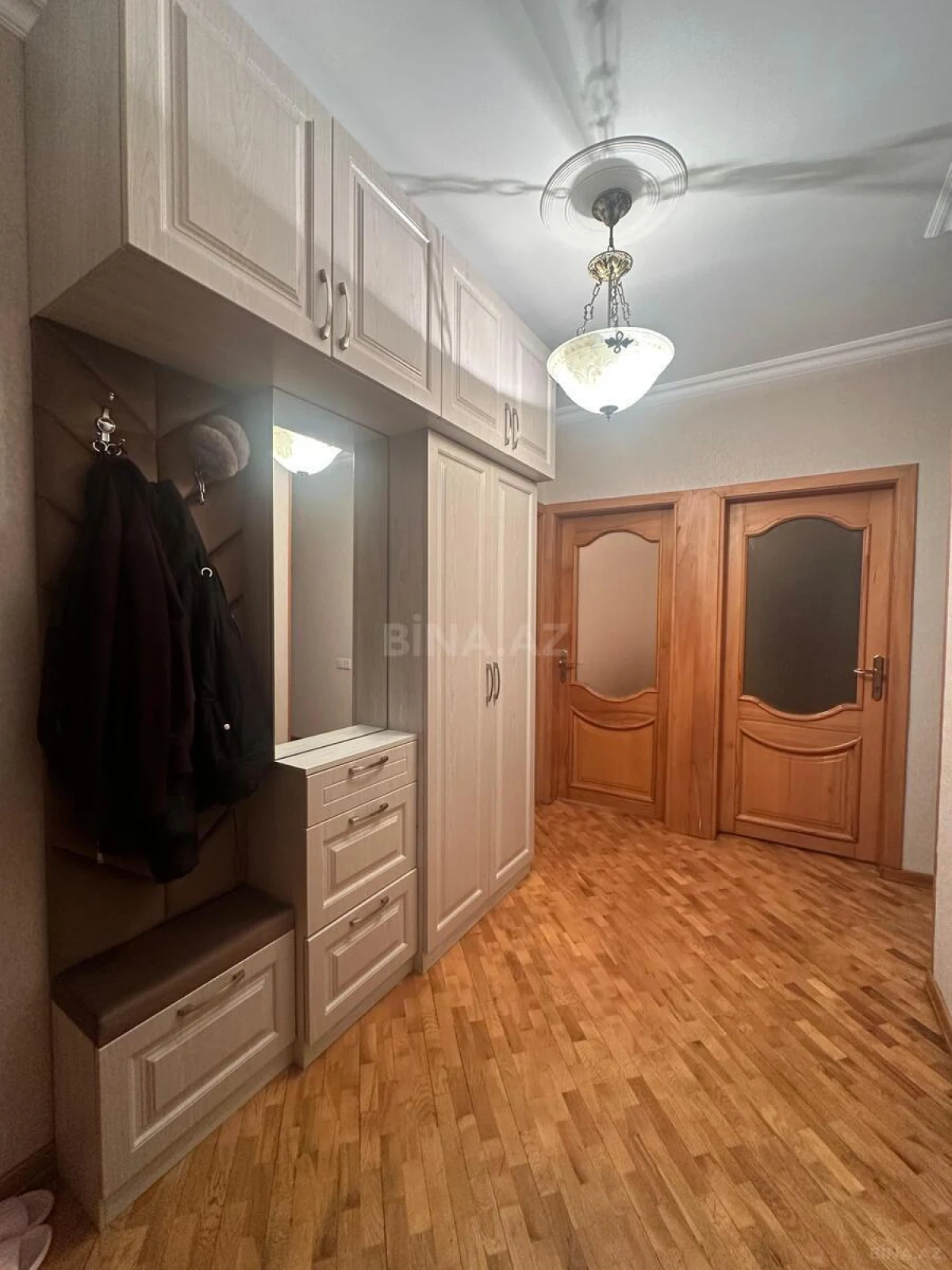 Satılır 4 otaqlı mənzil 90 m²
