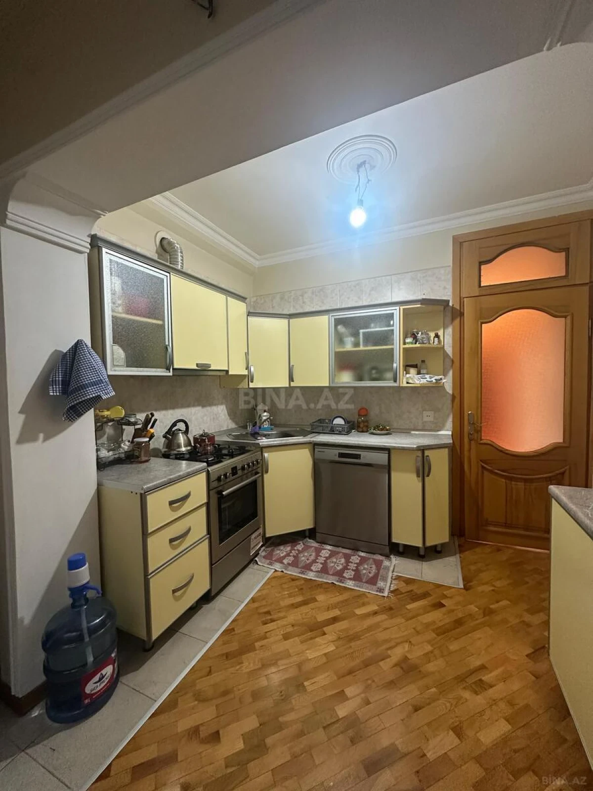 Satılır 4 otaqlı mənzil 90 m²