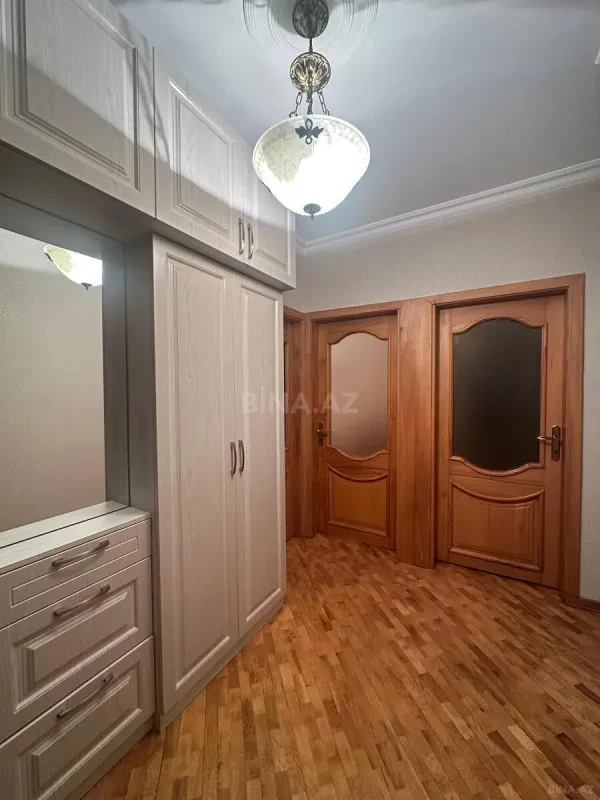 Satılır 4 otaqlı mənzil 90 m²