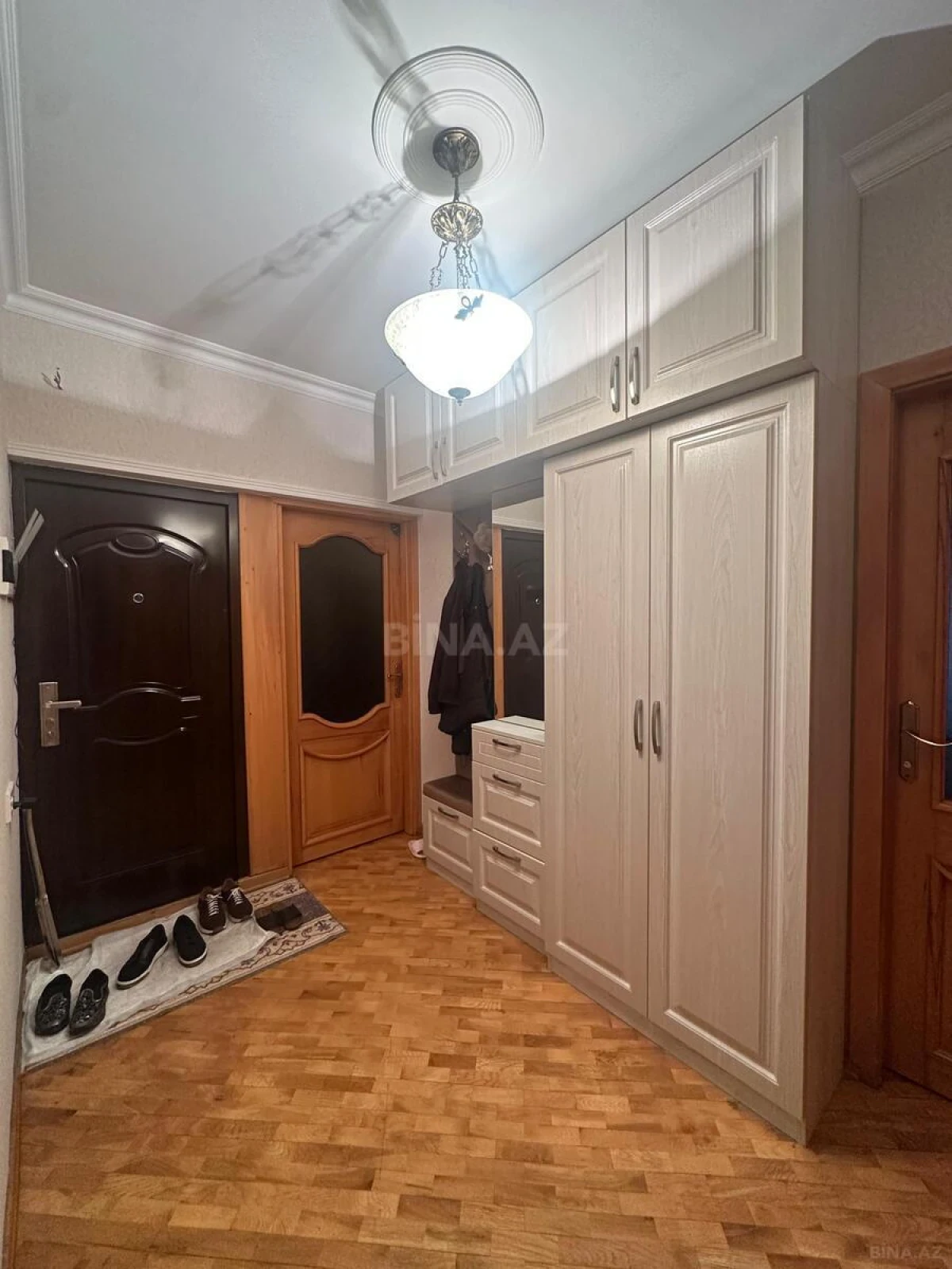 Satılır 4 otaqlı mənzil 90 m²