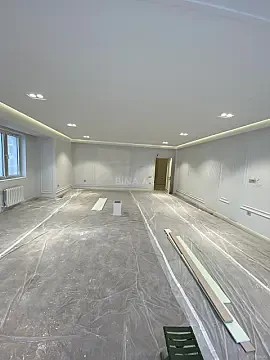 Satılır 4 otaqlı mənzil 240 m²