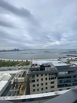 Satılır 4 otaqlı mənzil 240 m²