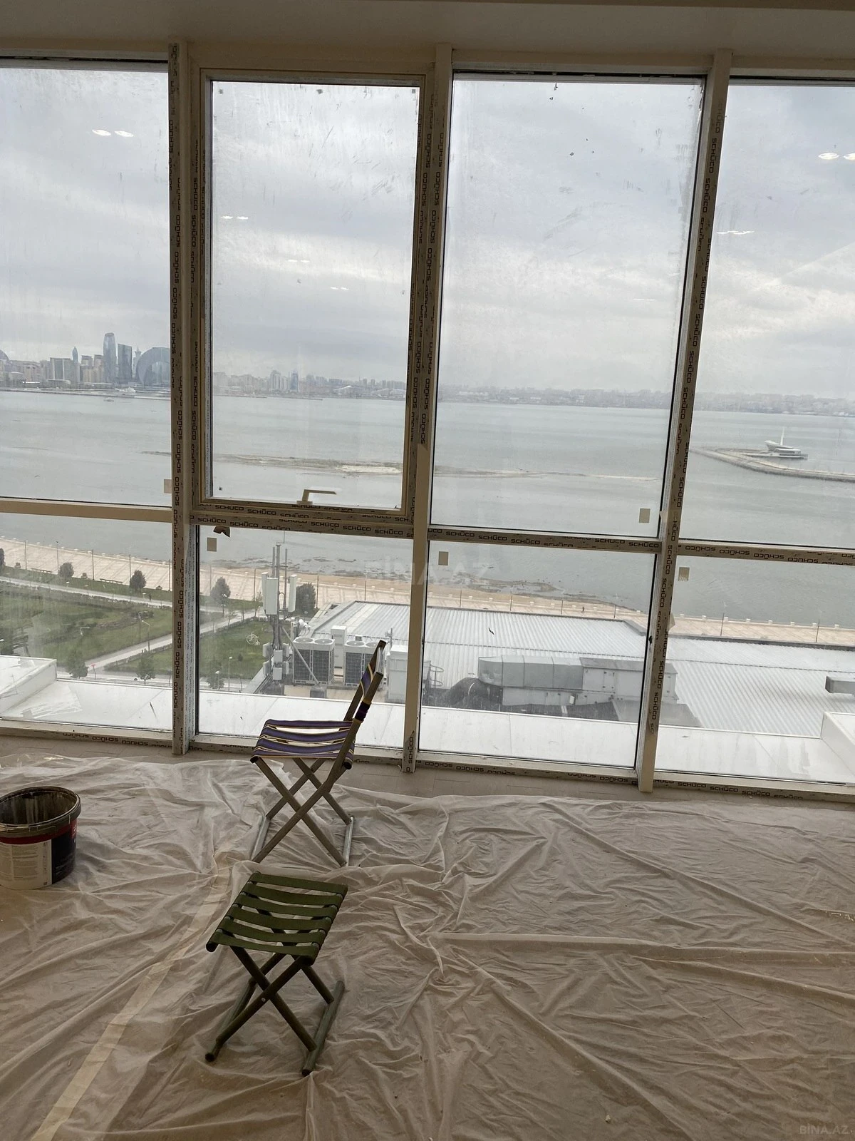 Satılır 4 otaqlı mənzil 240 m²