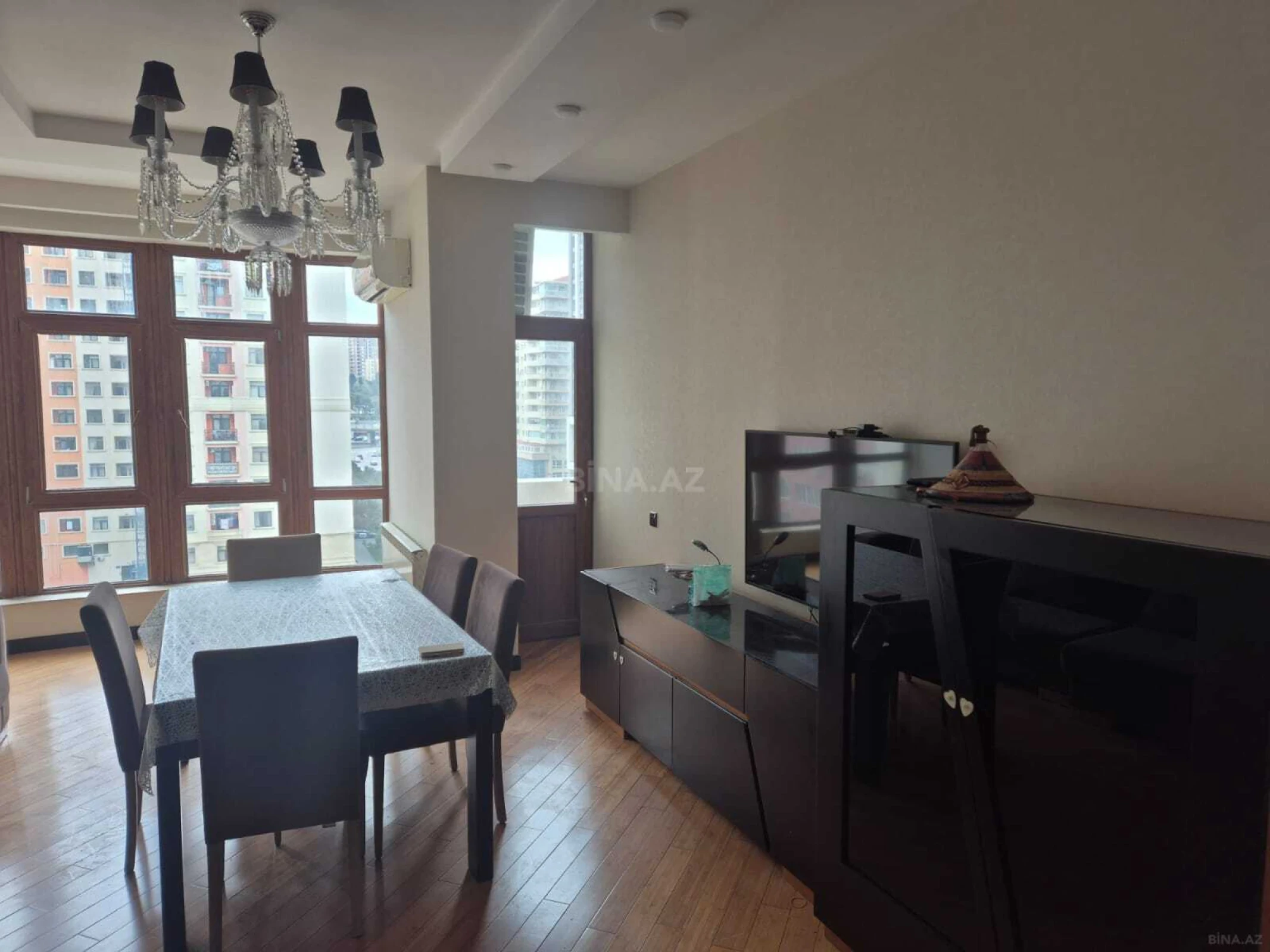 Kirayə verilir 3 otaqlı mənzil 130 m²