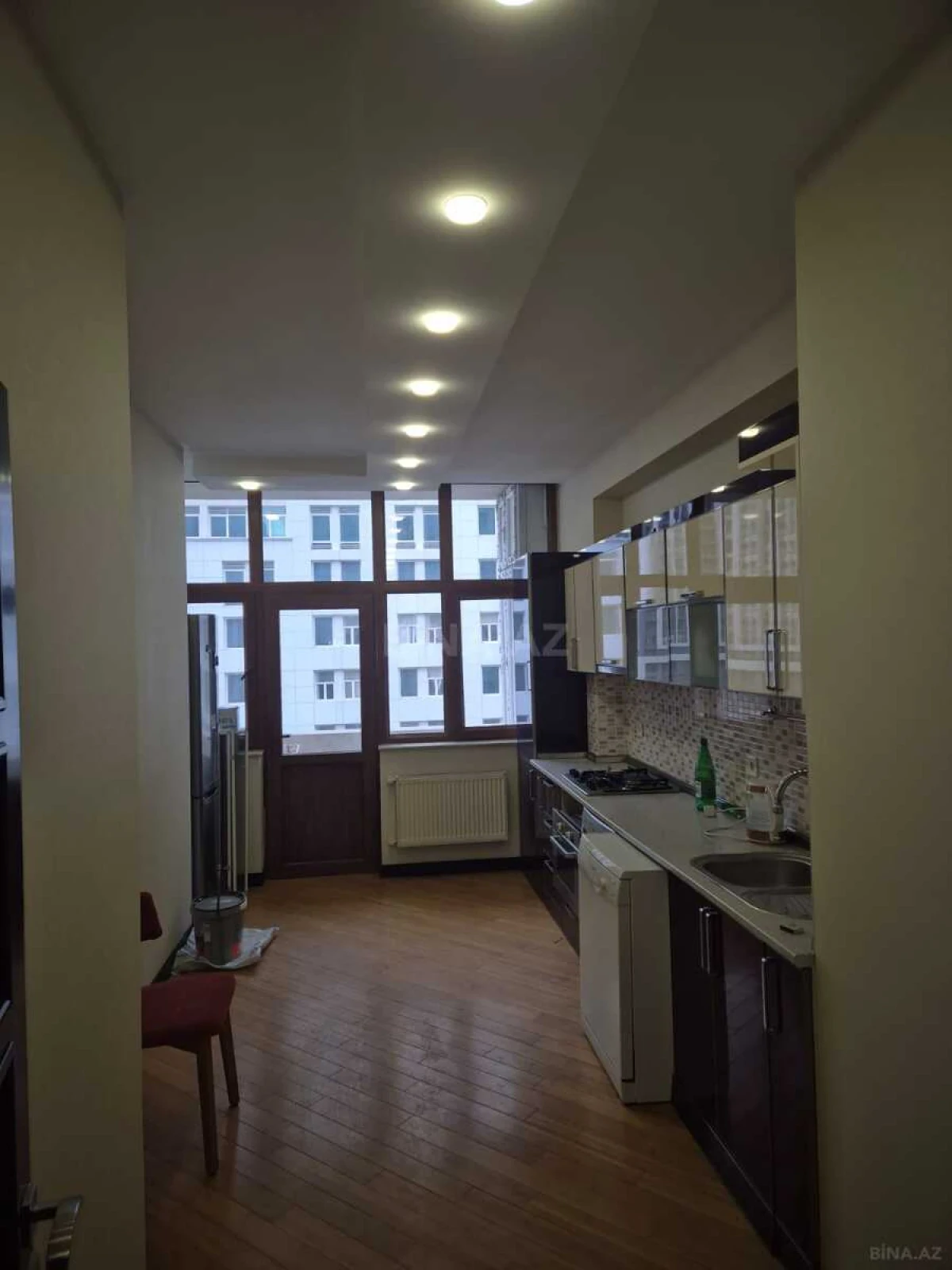 Kirayə verilir 3 otaqlı mənzil 130 m²