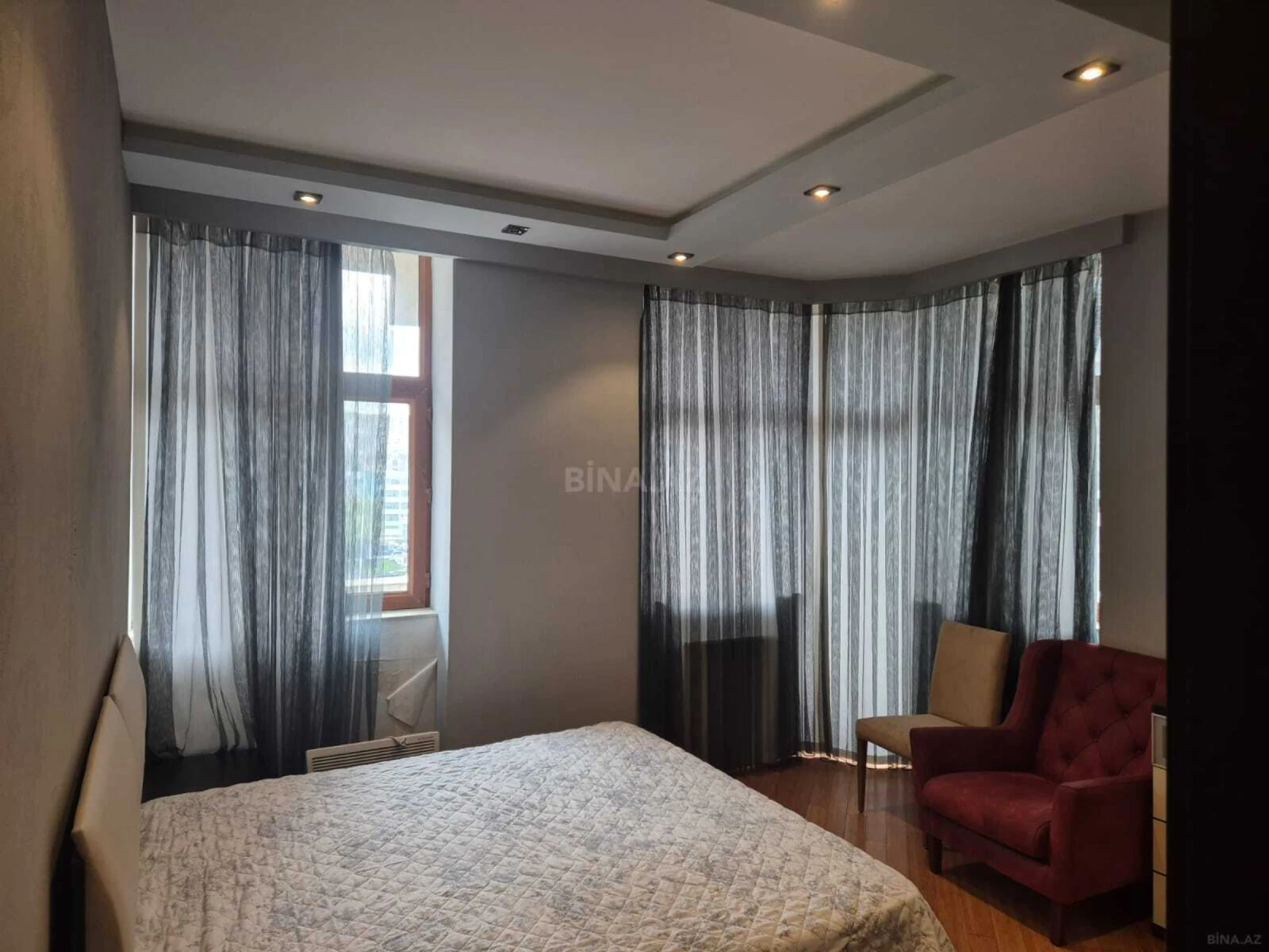 Kirayə verilir 3 otaqlı mənzil 130 m²